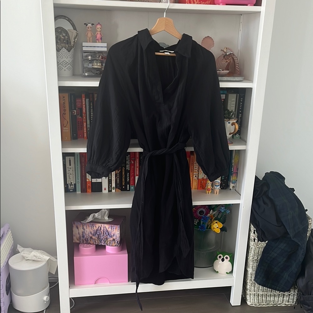 EUC H&M 100% muslin cotton size M women’s midi dress